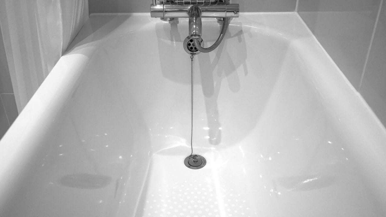 bathtub stains